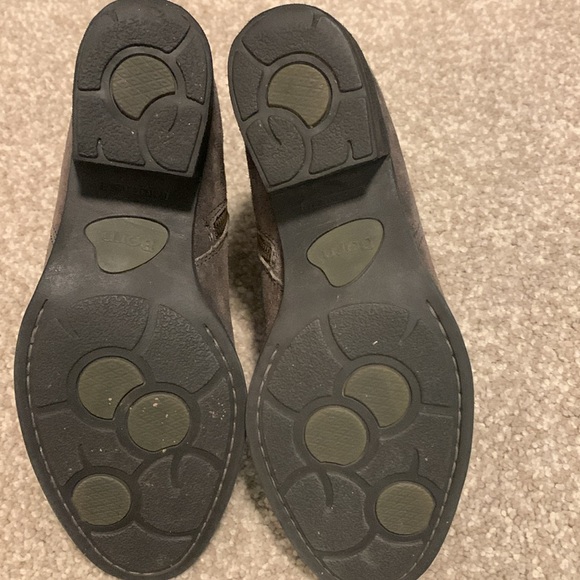 Women’s Born bootie. Size: 7.5M. Color: Gray. - Picture 9 of 11